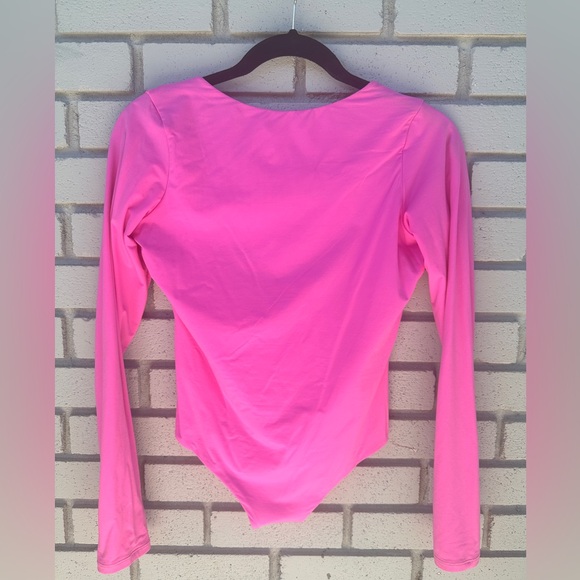 SKIMS Fits Everybody low back, long sleeve, neon orchid pink bodysuit - Picture 3 of 6